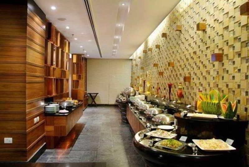 Fortune Select Sg Highway, Ahmedabad - Member Itc Hotels' Group Eksteriør bilde