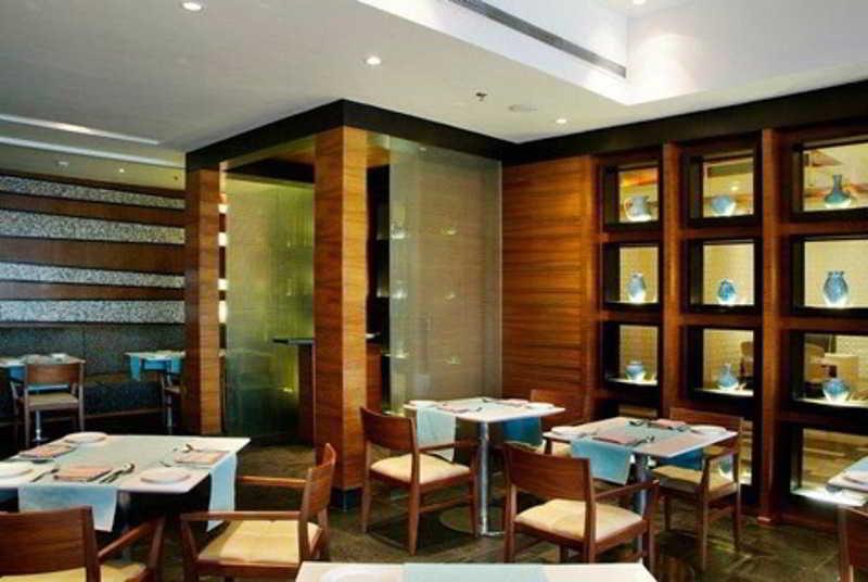 Fortune Select Sg Highway, Ahmedabad - Member Itc Hotels' Group Eksteriør bilde